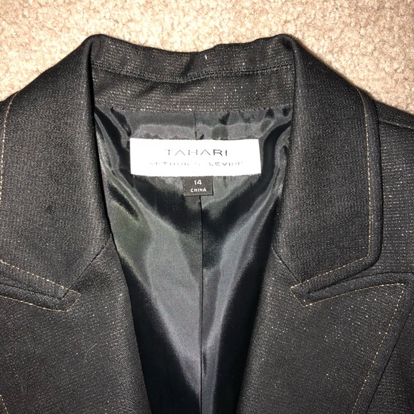 Tahari pant suit! NWT - Picture 3 of 5